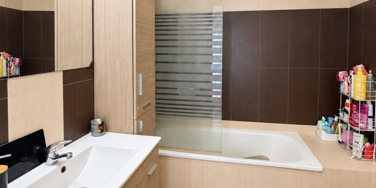 Baño luminoso arriba